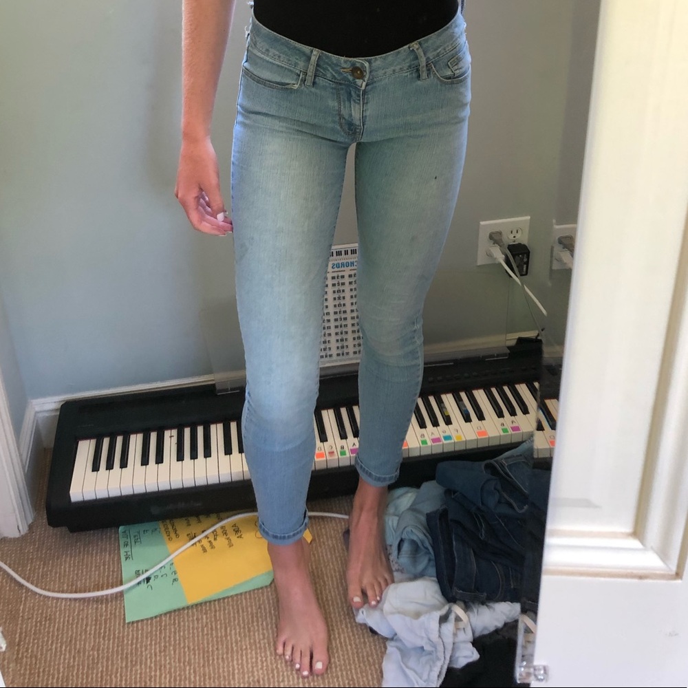 light wash skinny jeans